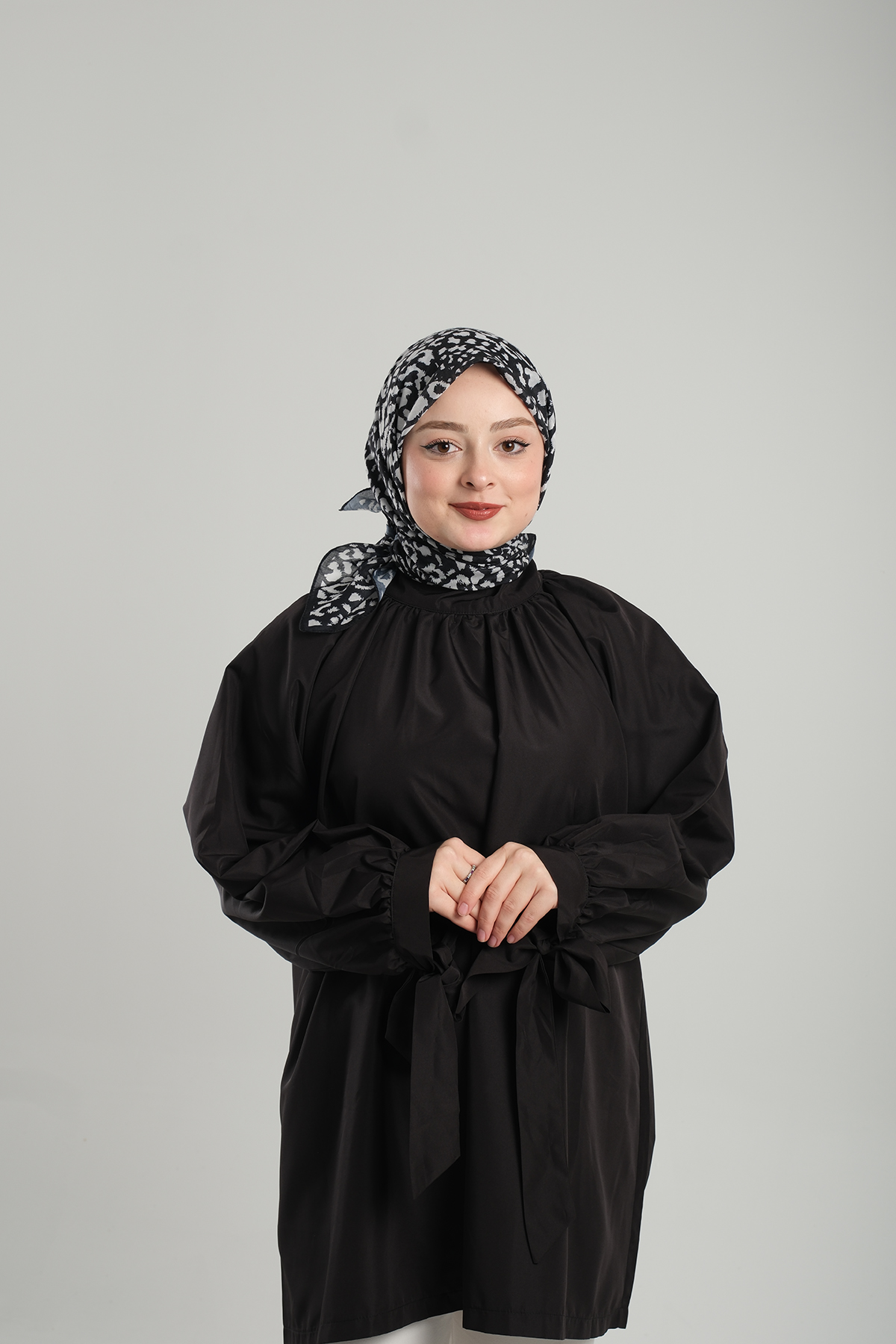 Siyah Desenli Eşarp Kesik Elyaf Pamuksu Leopar Dijital Baskılı - Hürrem Bone 202201_01