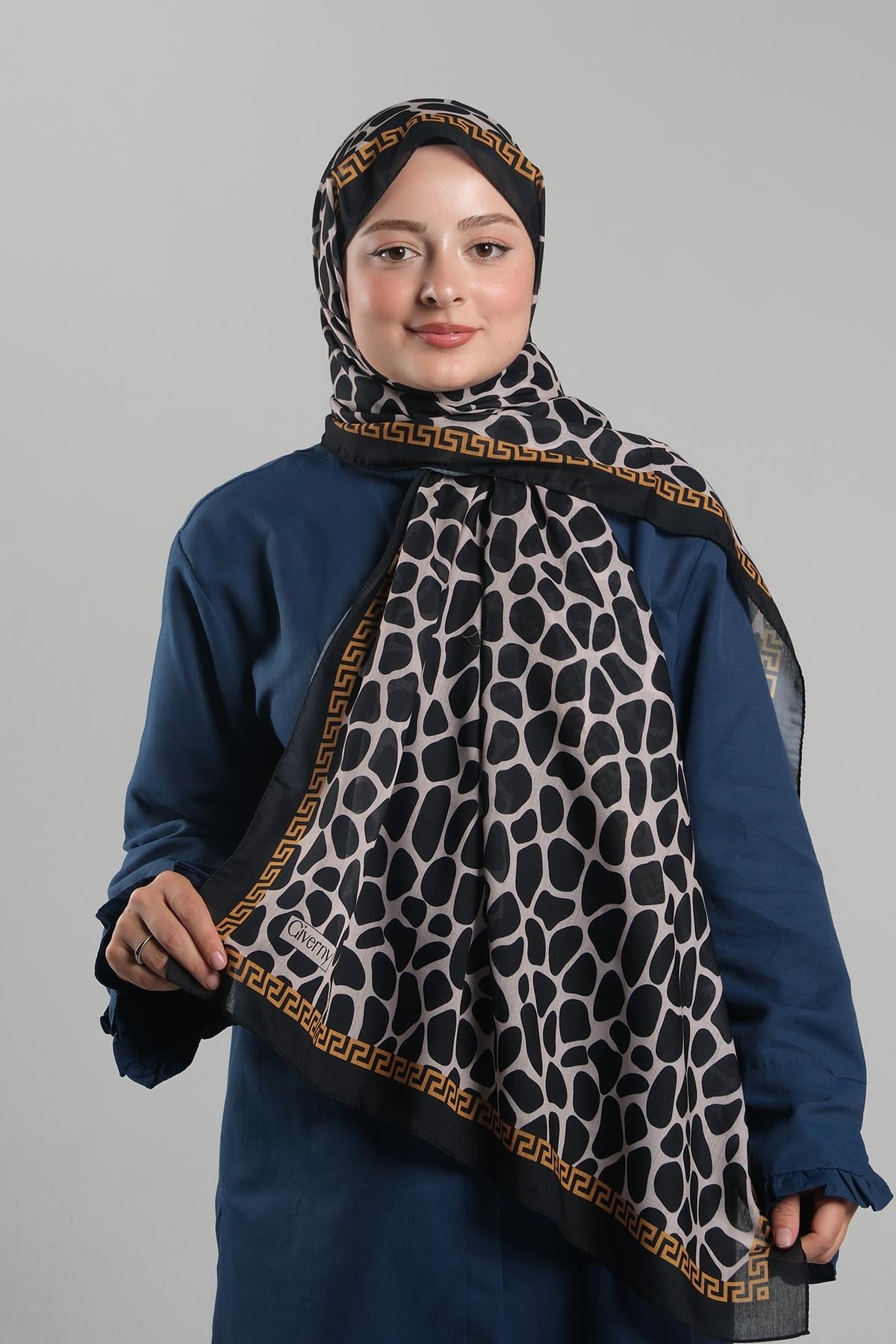 Siyah Desenli Şal Kesik Elyaf Dijital Baskılı Pamuksu Leopar - Hürrem Bone 202116_01