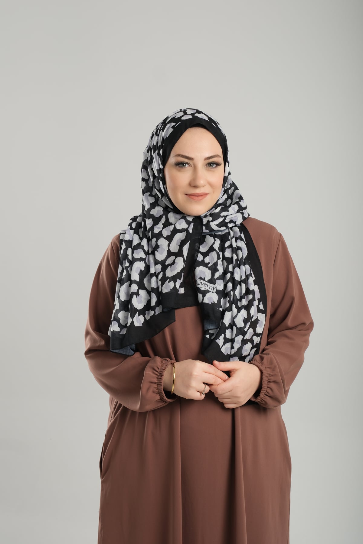 Siyah Desenli Şal Kesik Elyaf Pamuksu Leopar Dijital Baskılı - Hürrem Bone 202125_01
