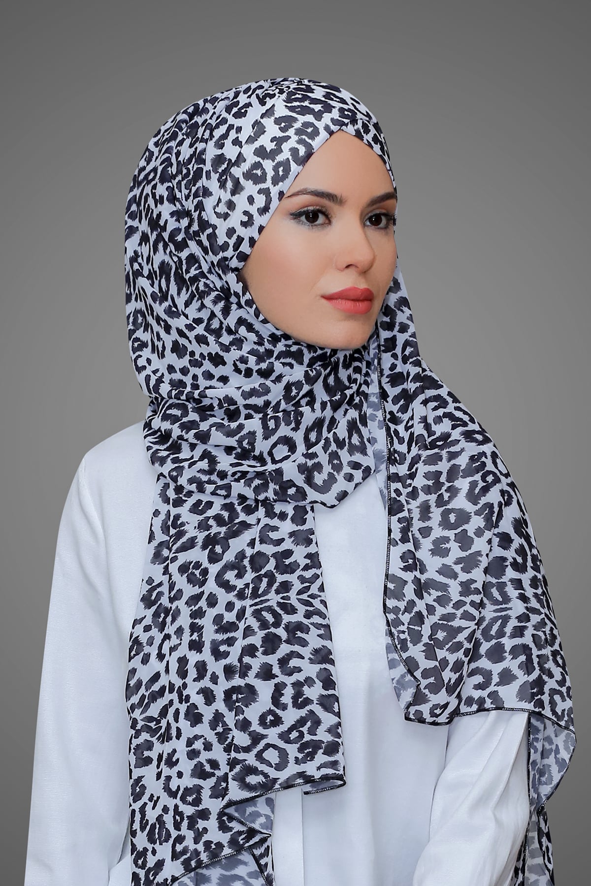 Siyah-Leopar Pratik Hazır Geçmeli Bone Şal Şifon Kendinden Topuzlu Desenli - Hürrem 1454