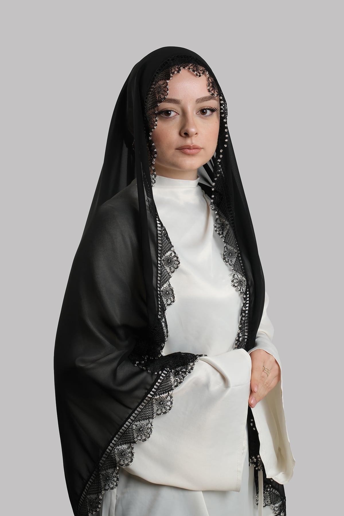 Siyah Nikah Namaz Başörtüsü Şal Şifon Boncuklu Güpürlü - Hürrem Bone 202131_01