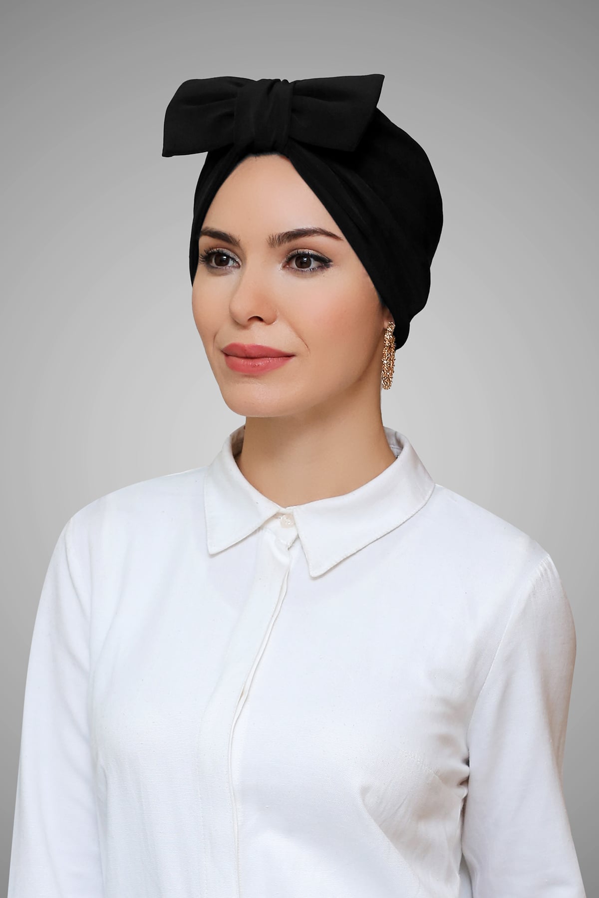 Siyah Pratik Hazır Geçmeli Tesettür Bone Sandy Kumaş Fiyonklu Büzgülü - Hürrem 7006