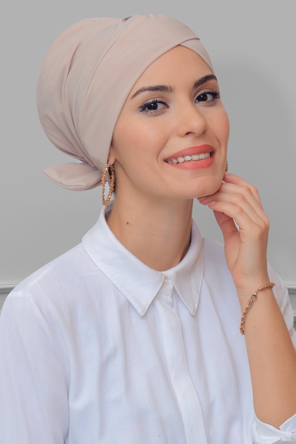 Sütlü Kahve Pratik Hazır Geçmeli Tesettür Bone Sandy Kumaş Fiyonklu Çift Taraflı Tek Çapraz - Hürrem 1833