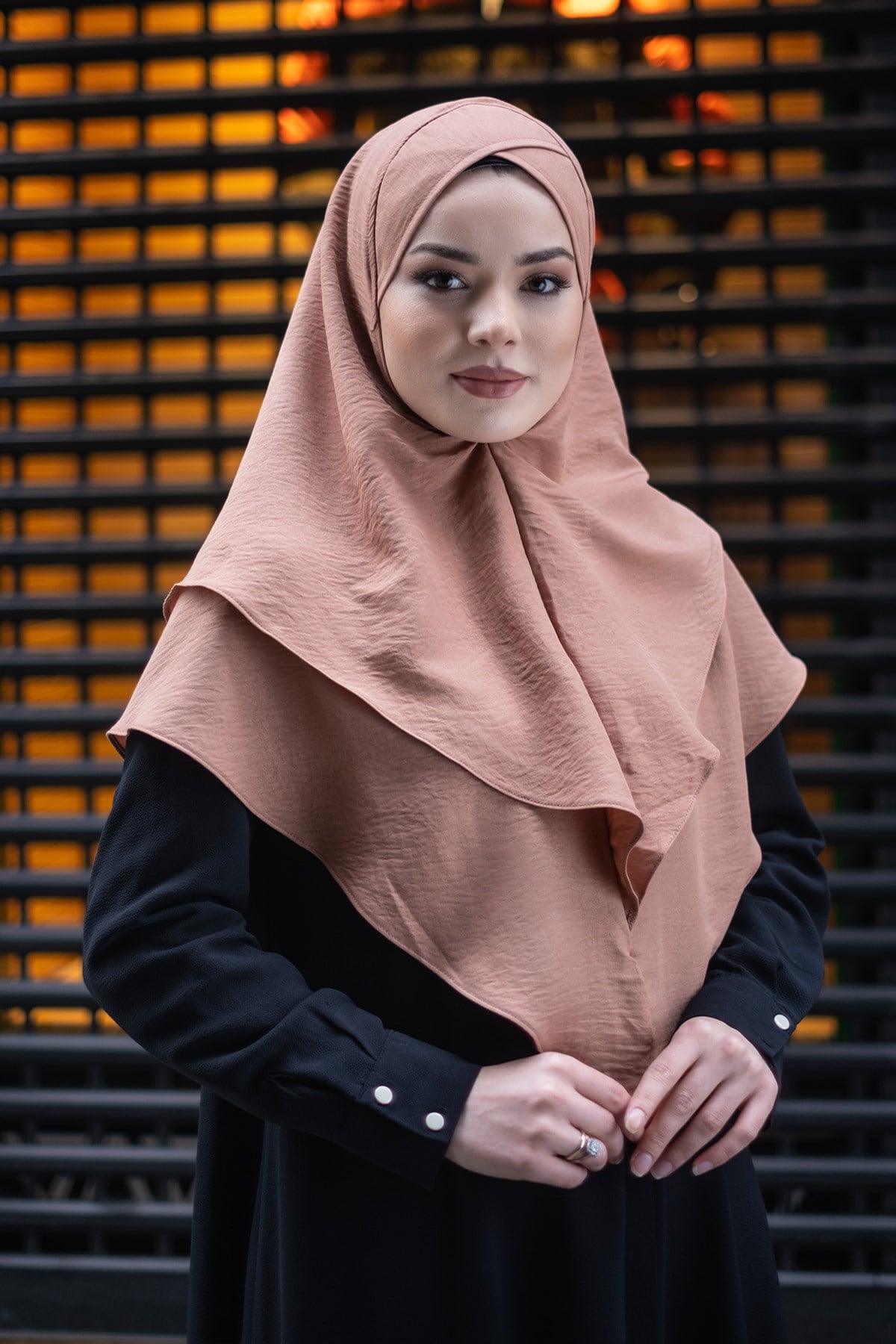 Yavru Ağzı Pratik Hazır Geçmeli Tesettür Eşarp Pamuk Caz Kumaş Çift Katlı Çapraz Hijab - Hürrem Bone 2304_35