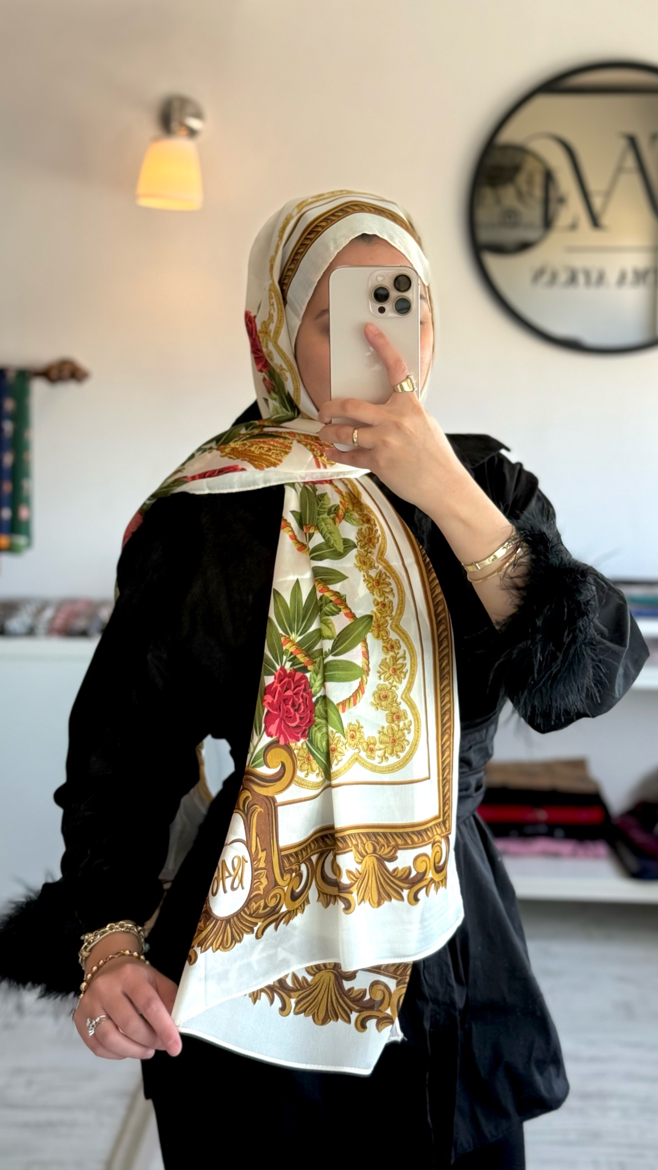 BEYAZ RENK ÇİCEK DESENLİ ŞAL