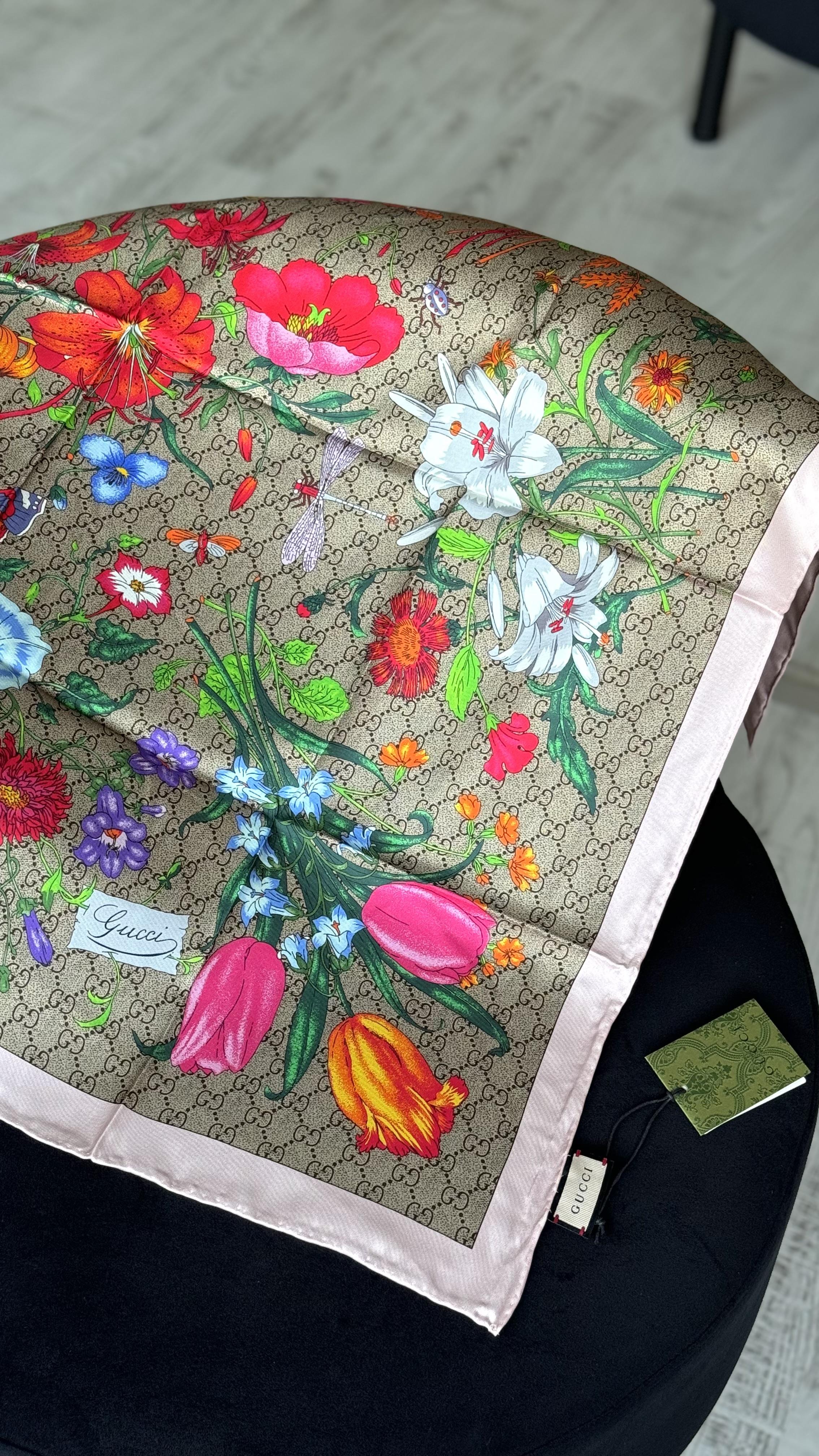 ÇİFT TARAFLI ÇİÇEK DESEN %100 PUDRA 