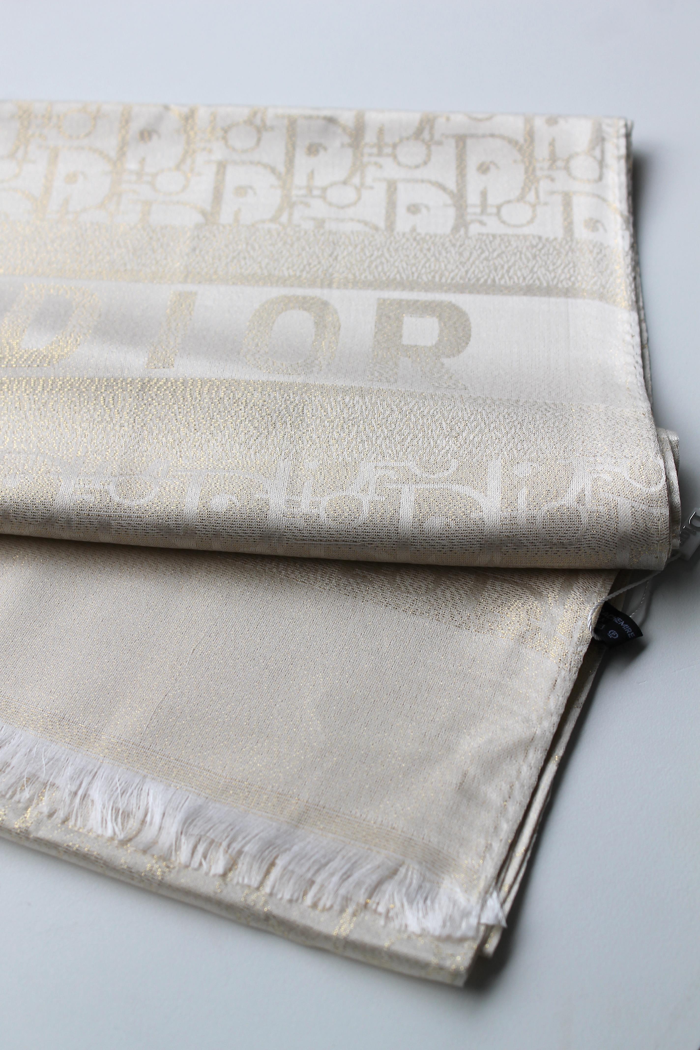 D KREM SİMLİ İPEK ŞAL