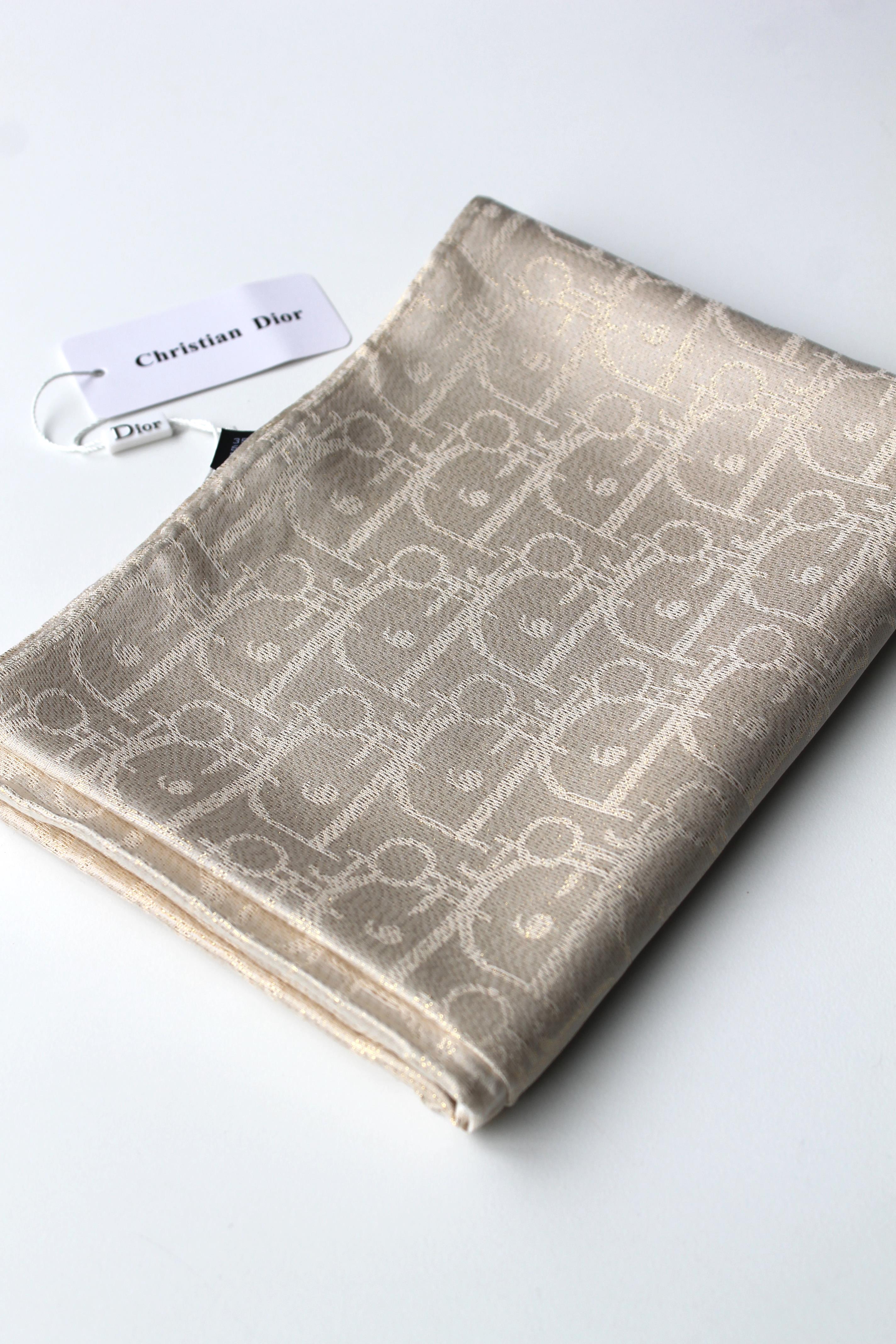 D KREM SİMLİ İPEK ŞAL