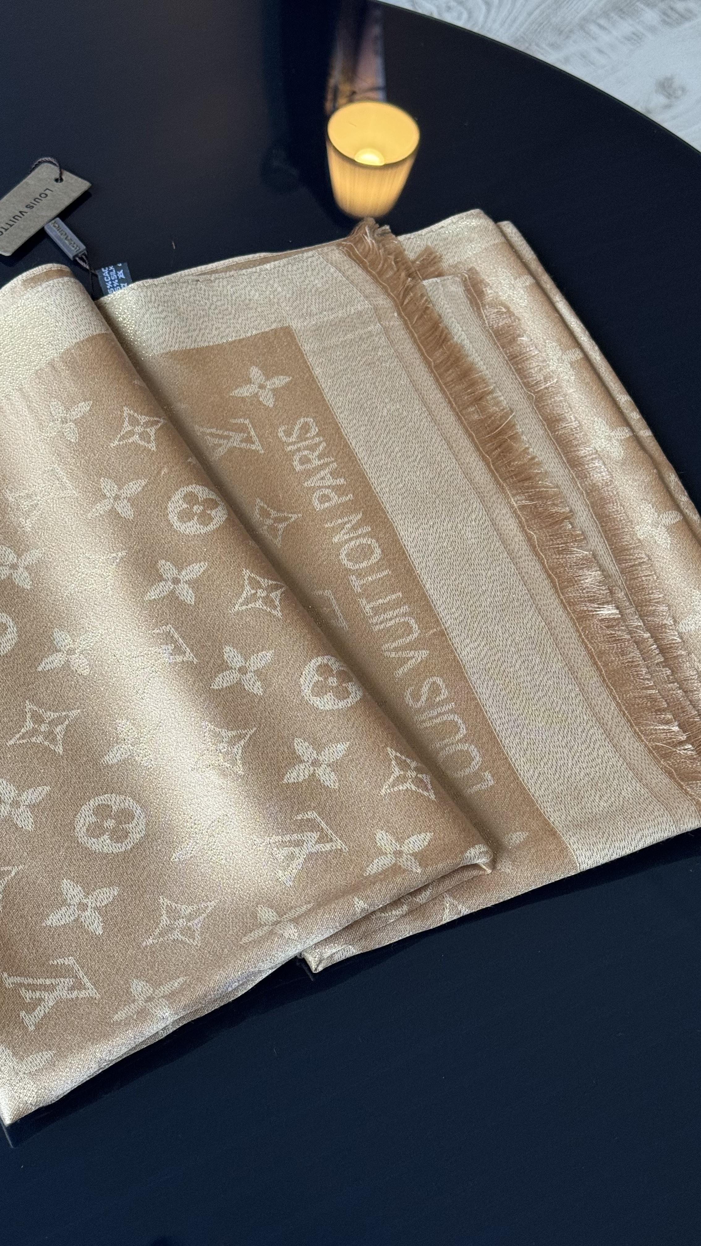 GOLD SİMLİ İPEK ŞAL