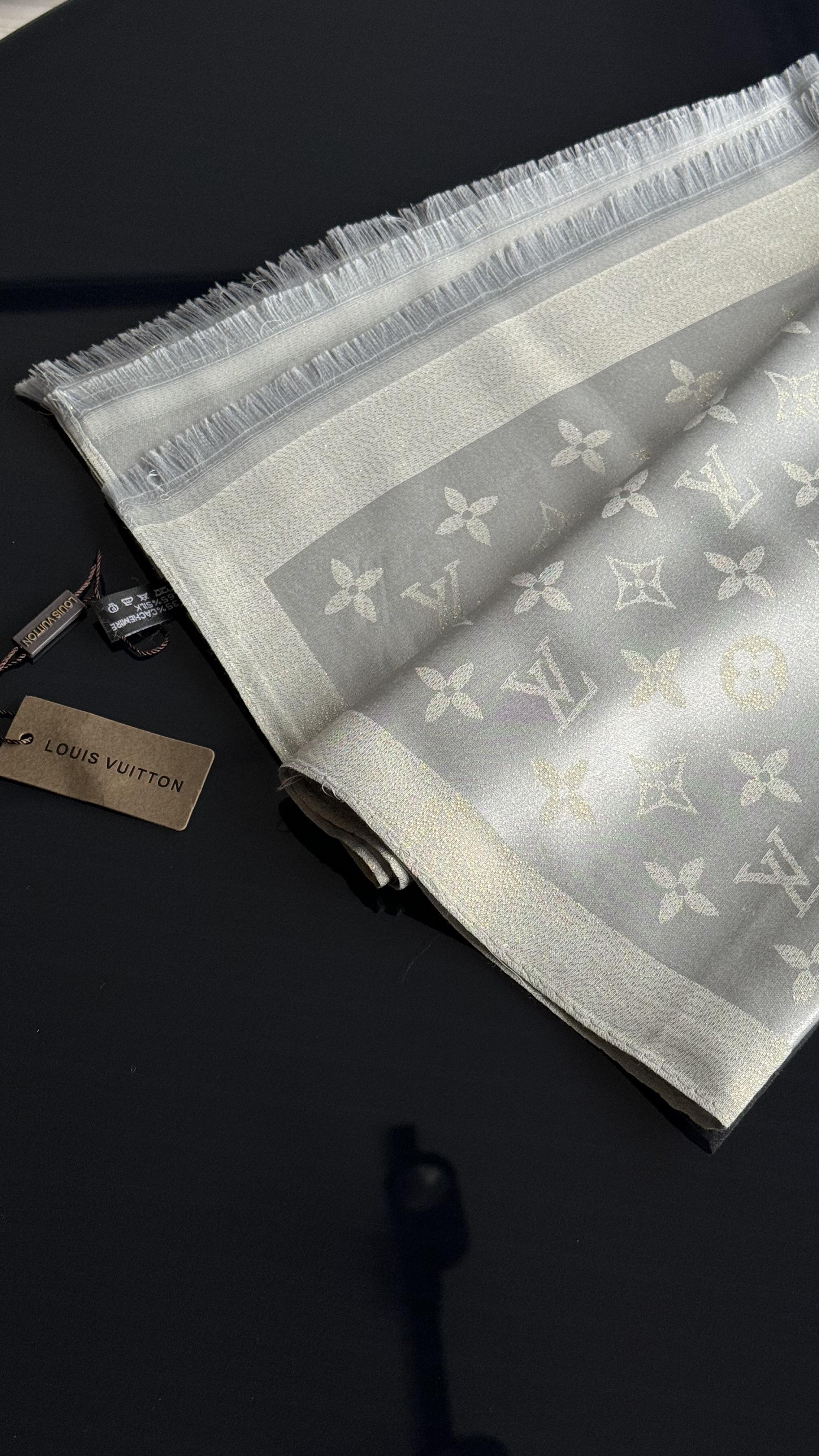 GÜMÜŞ GRİ SİMLİ İPEK ŞAL