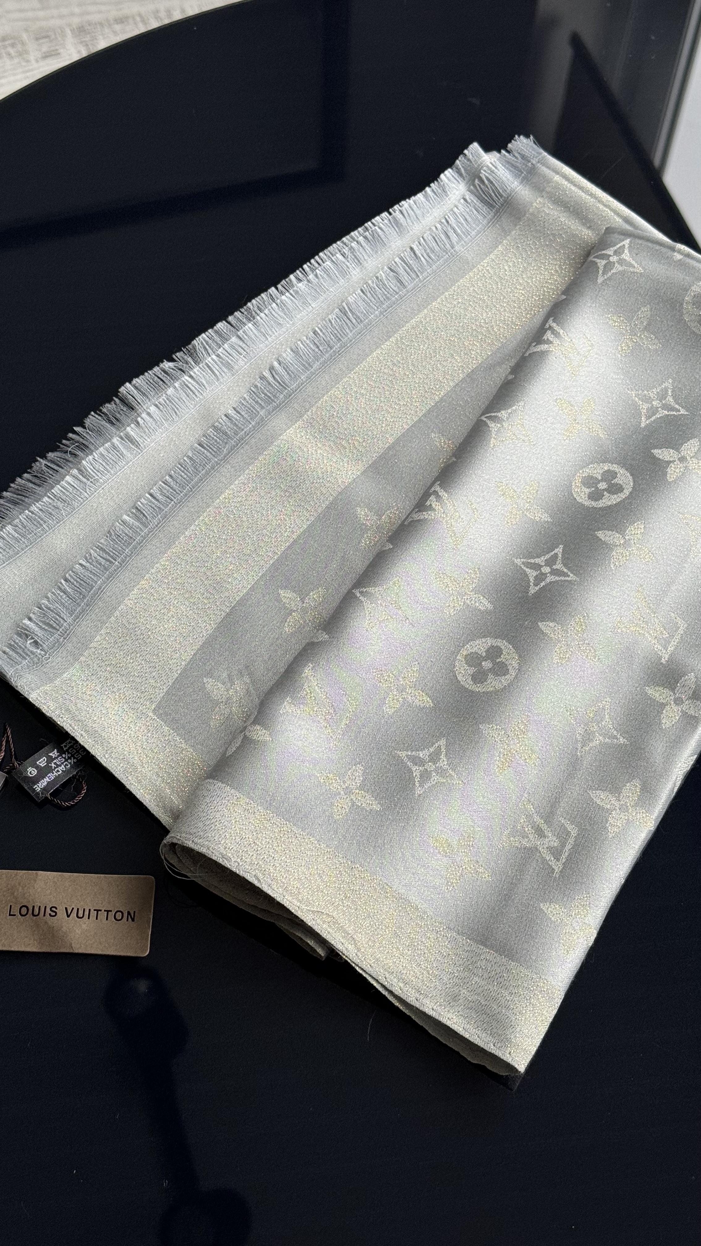 GÜMÜŞ GRİ SİMLİ İPEK ŞAL