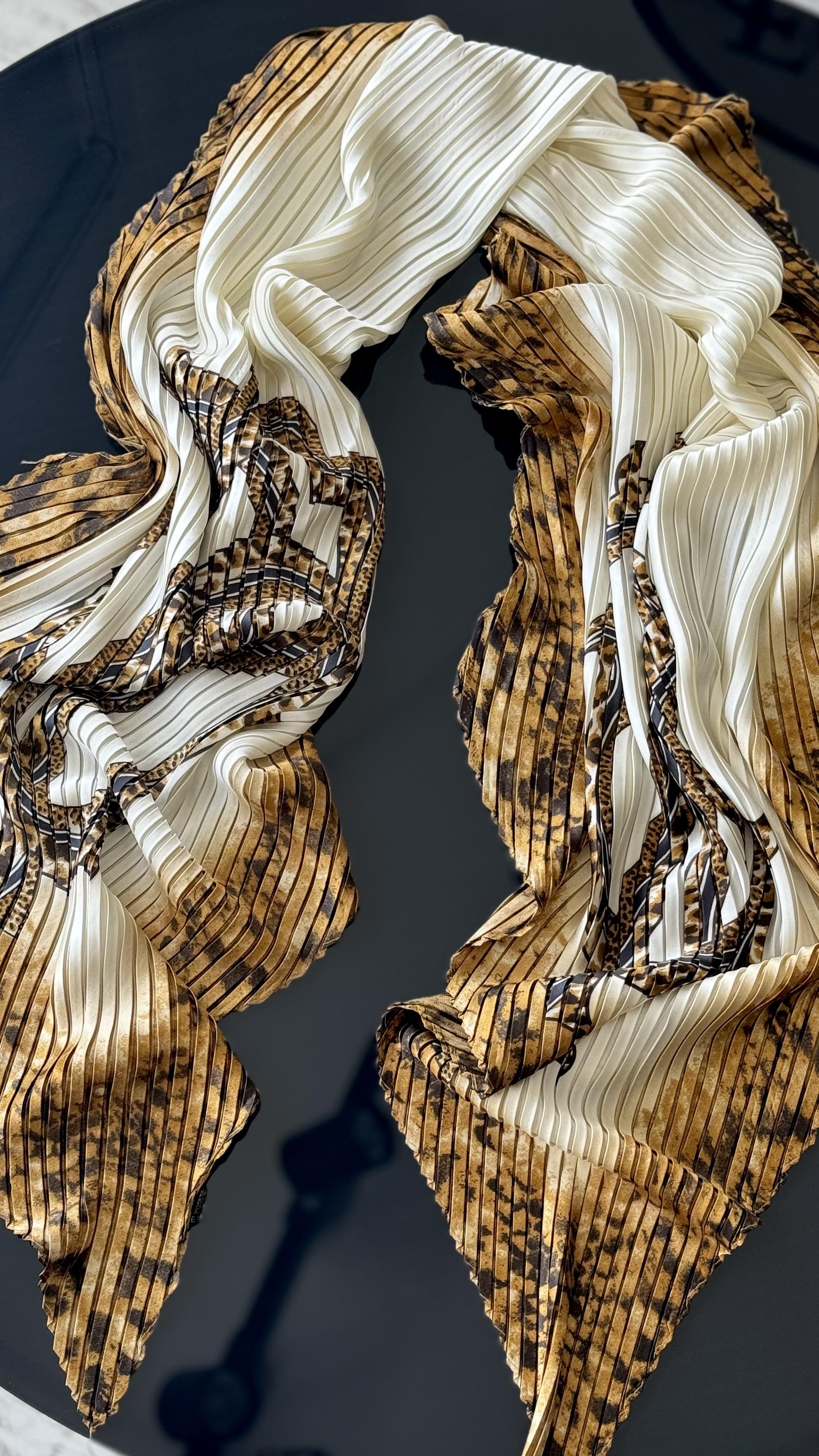KREM / GOLD CHANEL PLİSELİ ŞAL