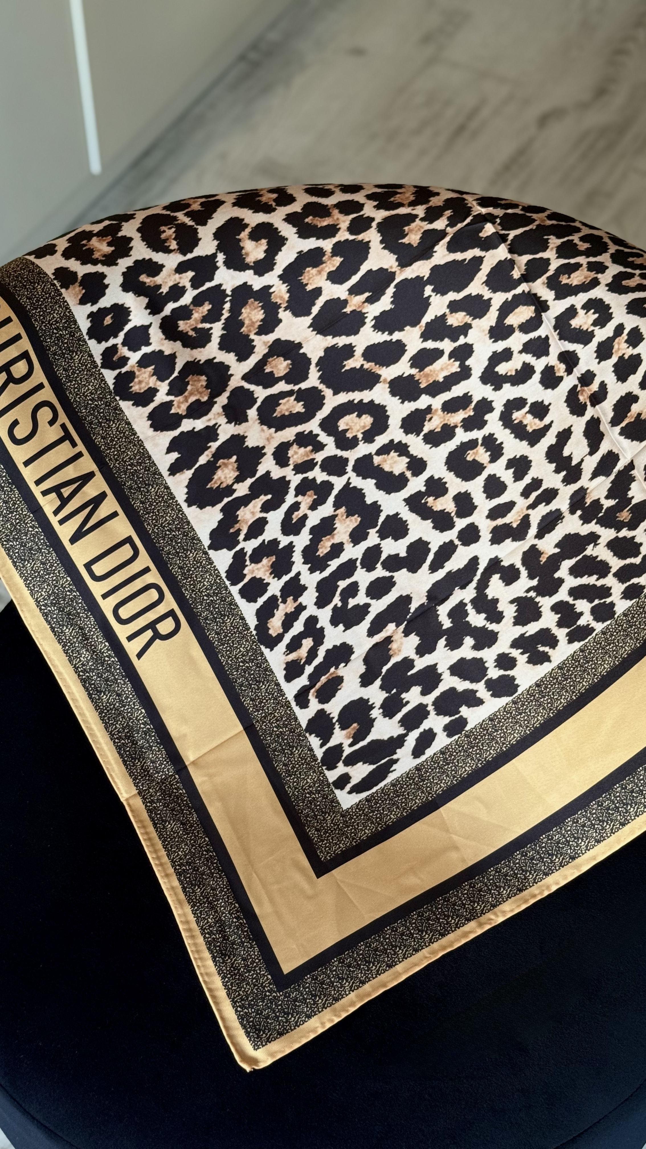 LEOPAR DESEN GOLD RENK TWİL EŞARP