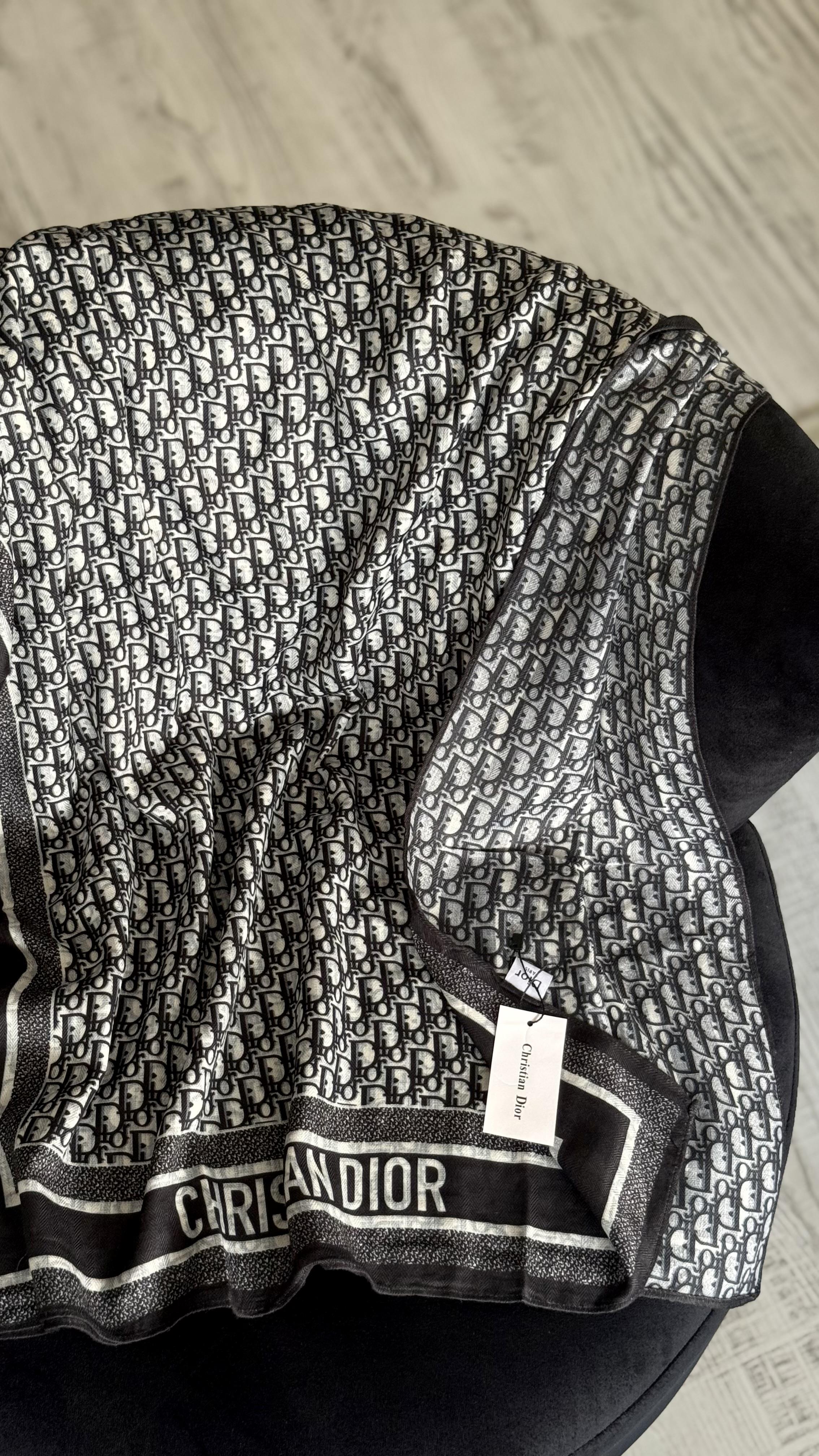 SİYAH ÇİFT YÖNLÜ YÜN İPEK ŞAL