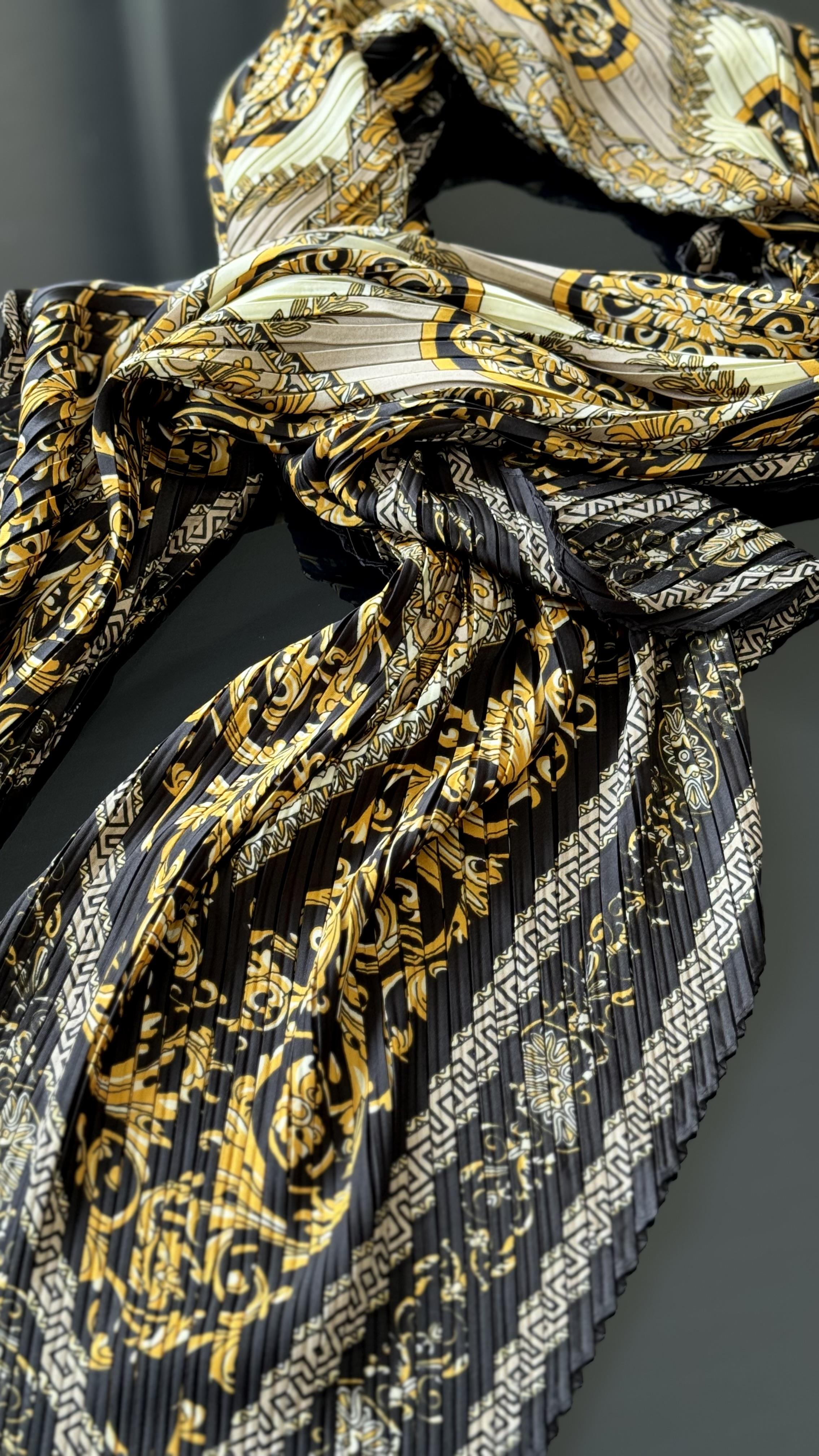 SİYAH / GOLD PLİSELİ ŞAL