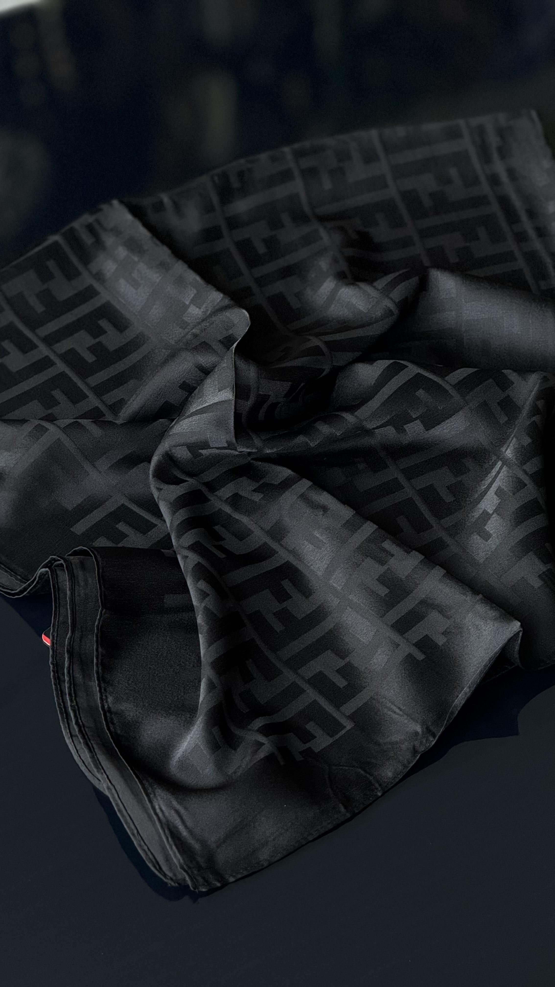 SİYAH İPEK PAMUK EŞARP 