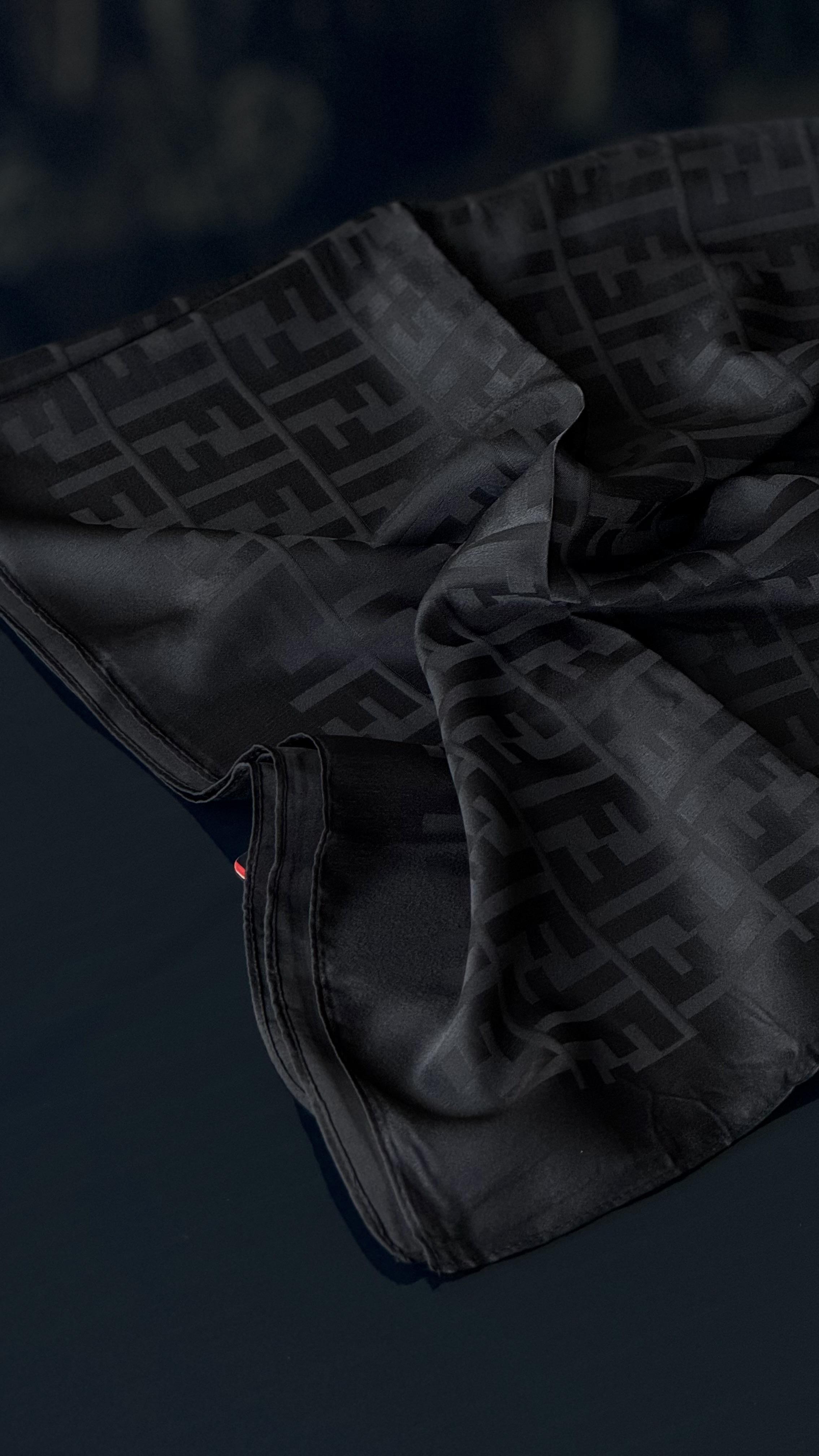 SİYAH İPEK PAMUK EŞARP 