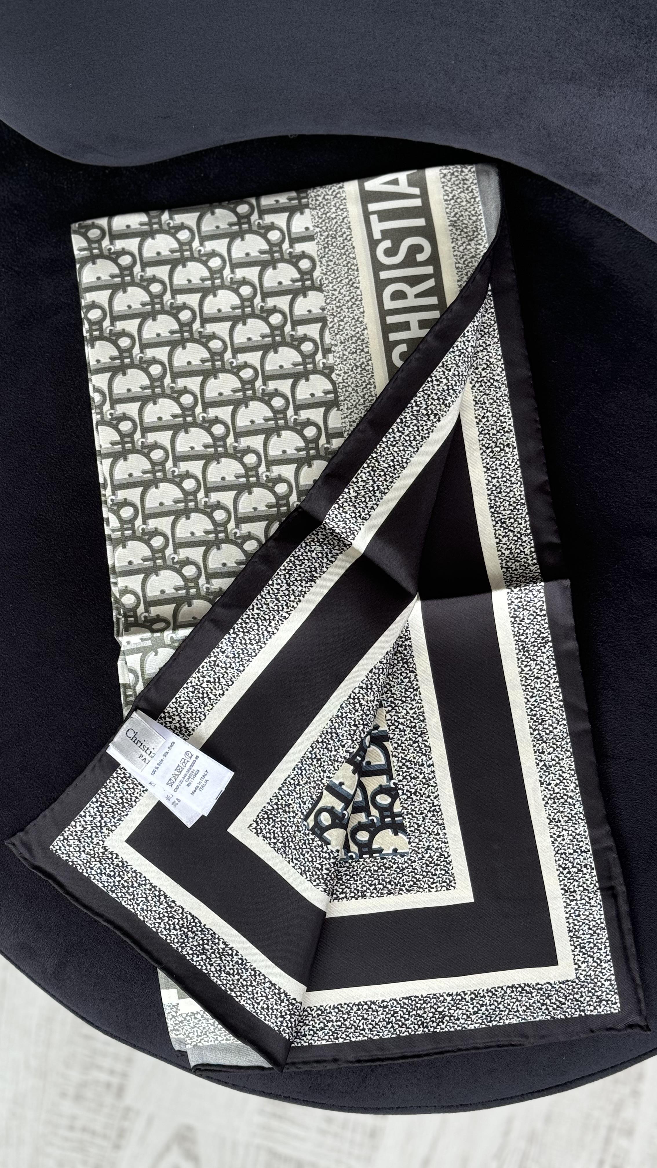 YEŞİL / GRİ ÇİFT YÖNLÜ ORJİNAL İTHAL DIOR EŞARP 