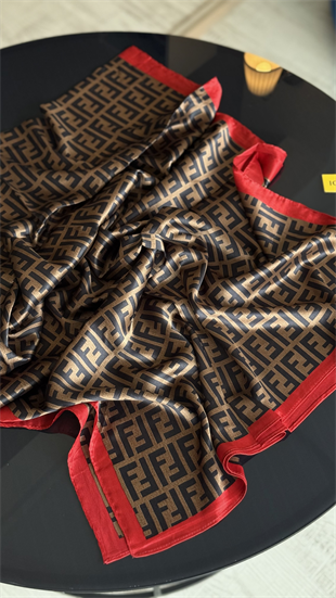 KIRMIZI GEÇİŞLİ F VUAL İPEK ŞAL 