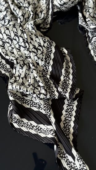 PLİSELİ SİYAH / BEYAZ ŞAL