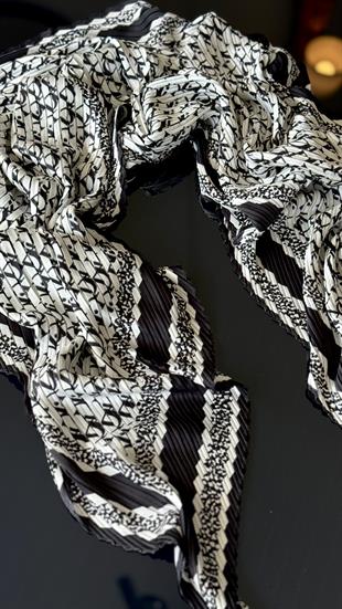 PLİSELİ SİYAH / BEYAZ ŞAL