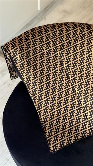 SİYAH GEÇİŞLİ ORJİNAL DESEN EŞARP