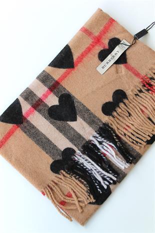 SİYAH KALPLİ OMUZ ŞALI