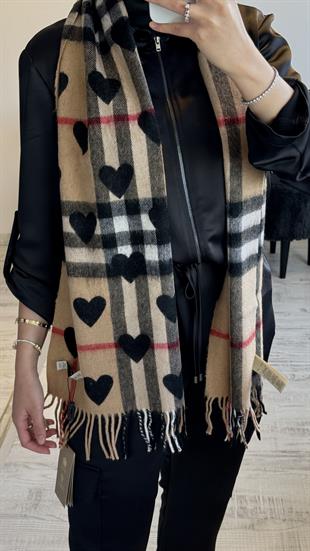 SİYAH KALPLİ OMUZ ŞALI