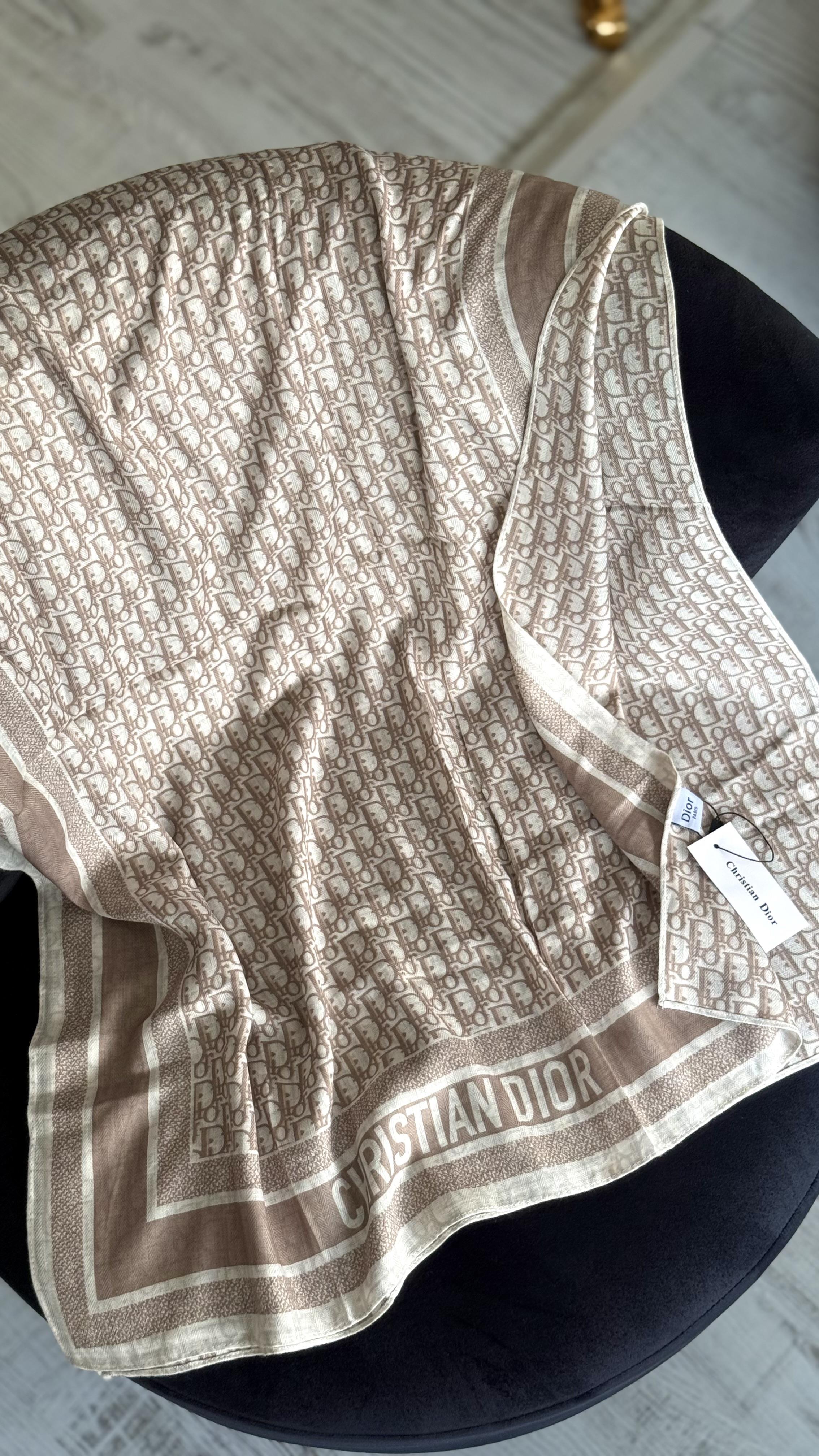 BEJ ÇİFT YÖNLÜ YÜN İPEK ŞAL