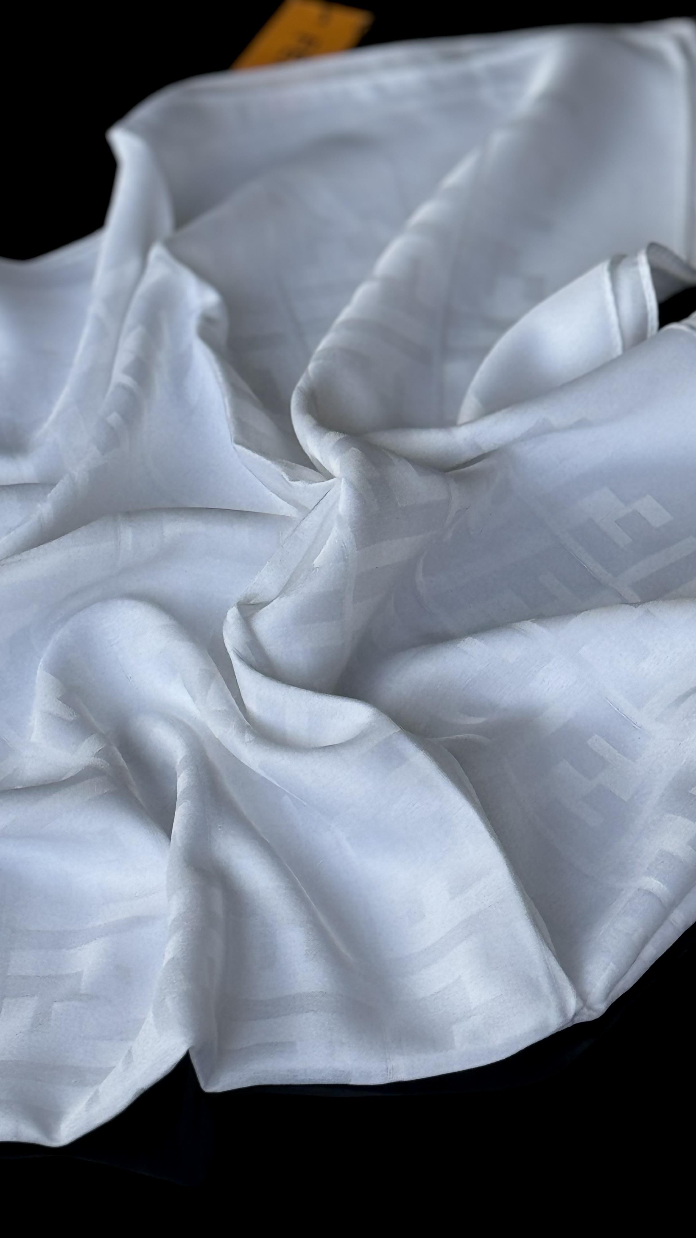 BEYAZ İPEK PAMUK EŞARP 