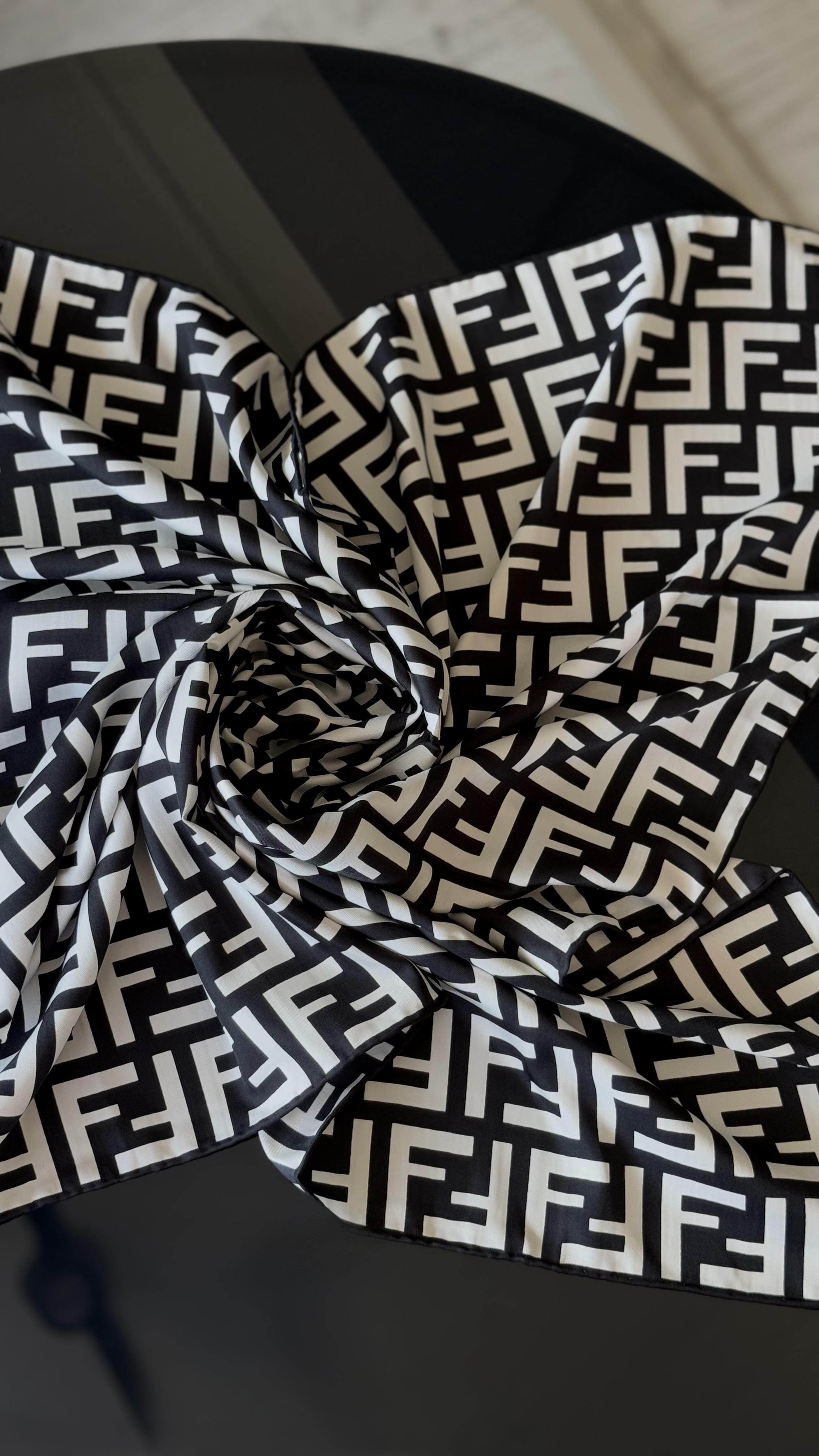 F DESEN TWİL / SİYAH BEYAZ EŞARP