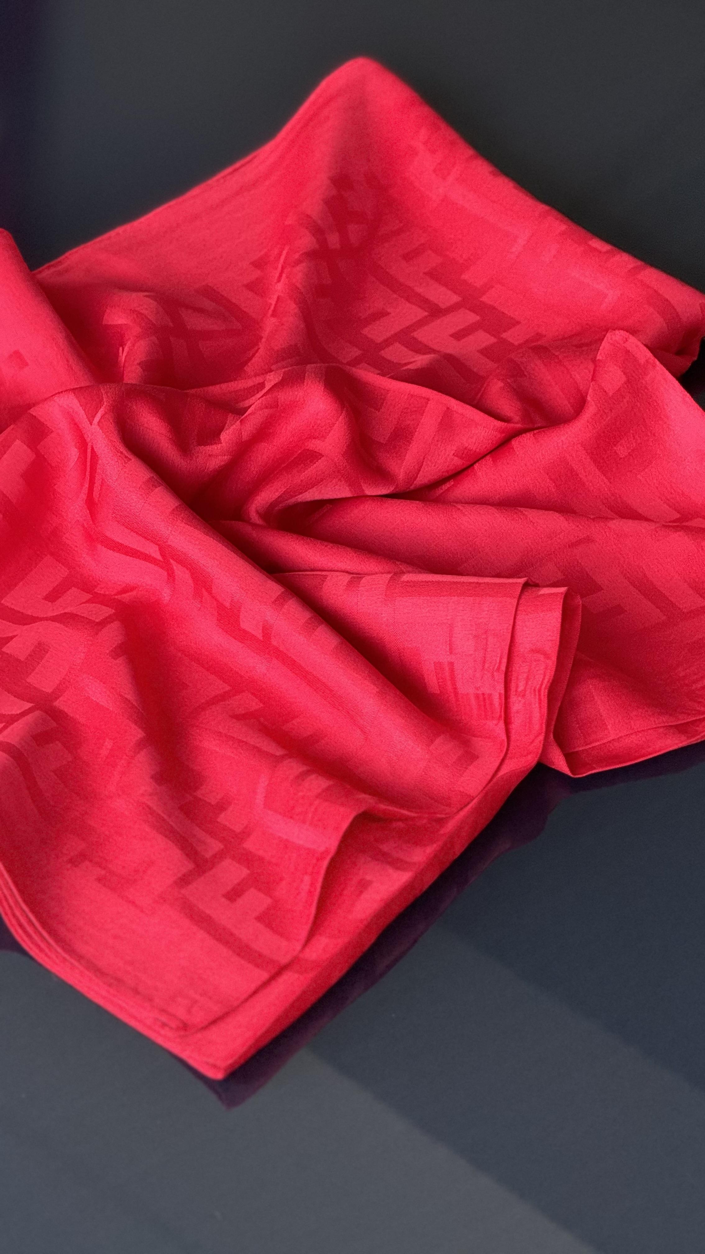 KIRMIZI İPEK PAMUK EŞARP 