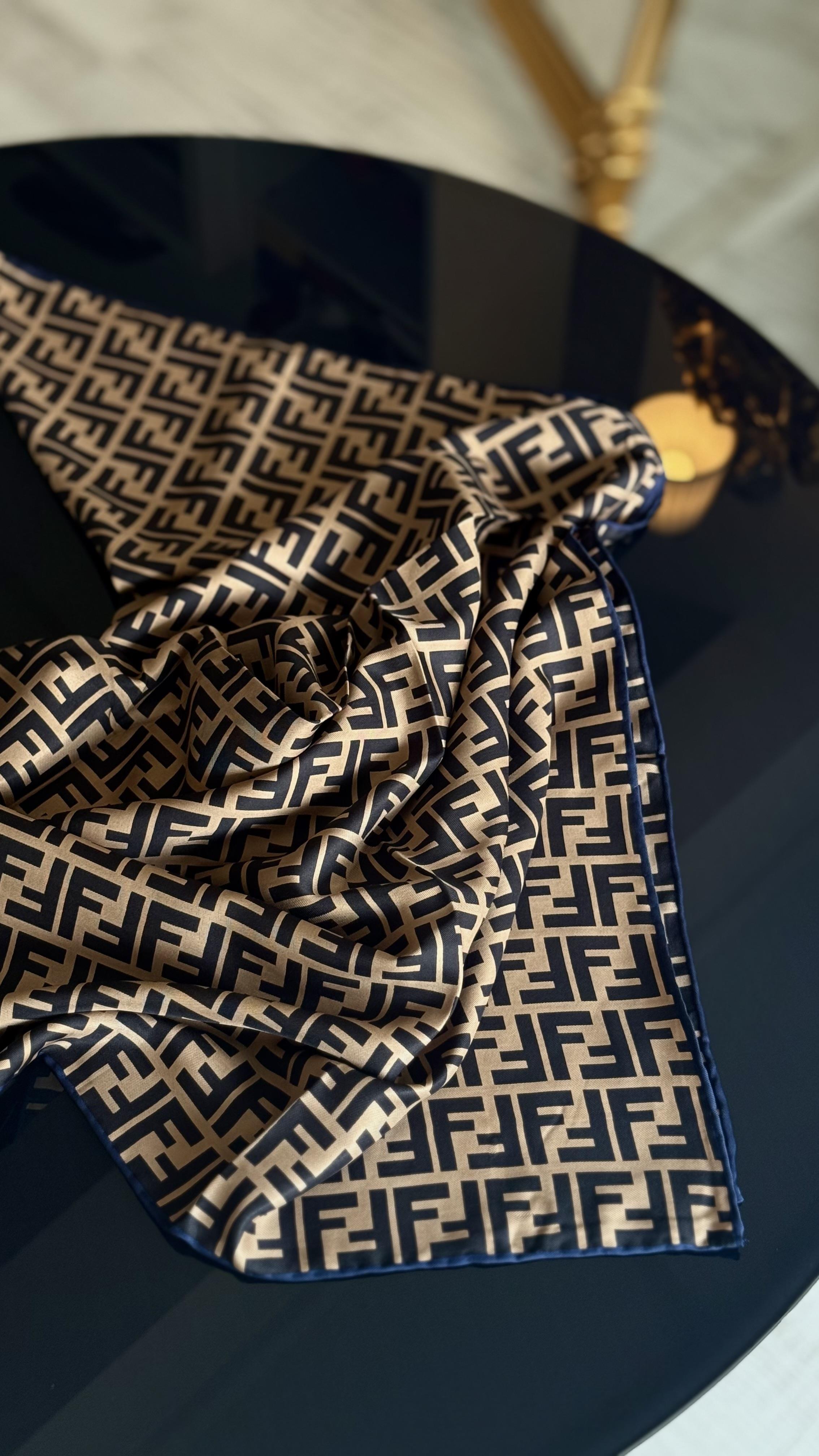 LACİVERT GEÇİŞLİ ORJİNAL DESEN EŞARP