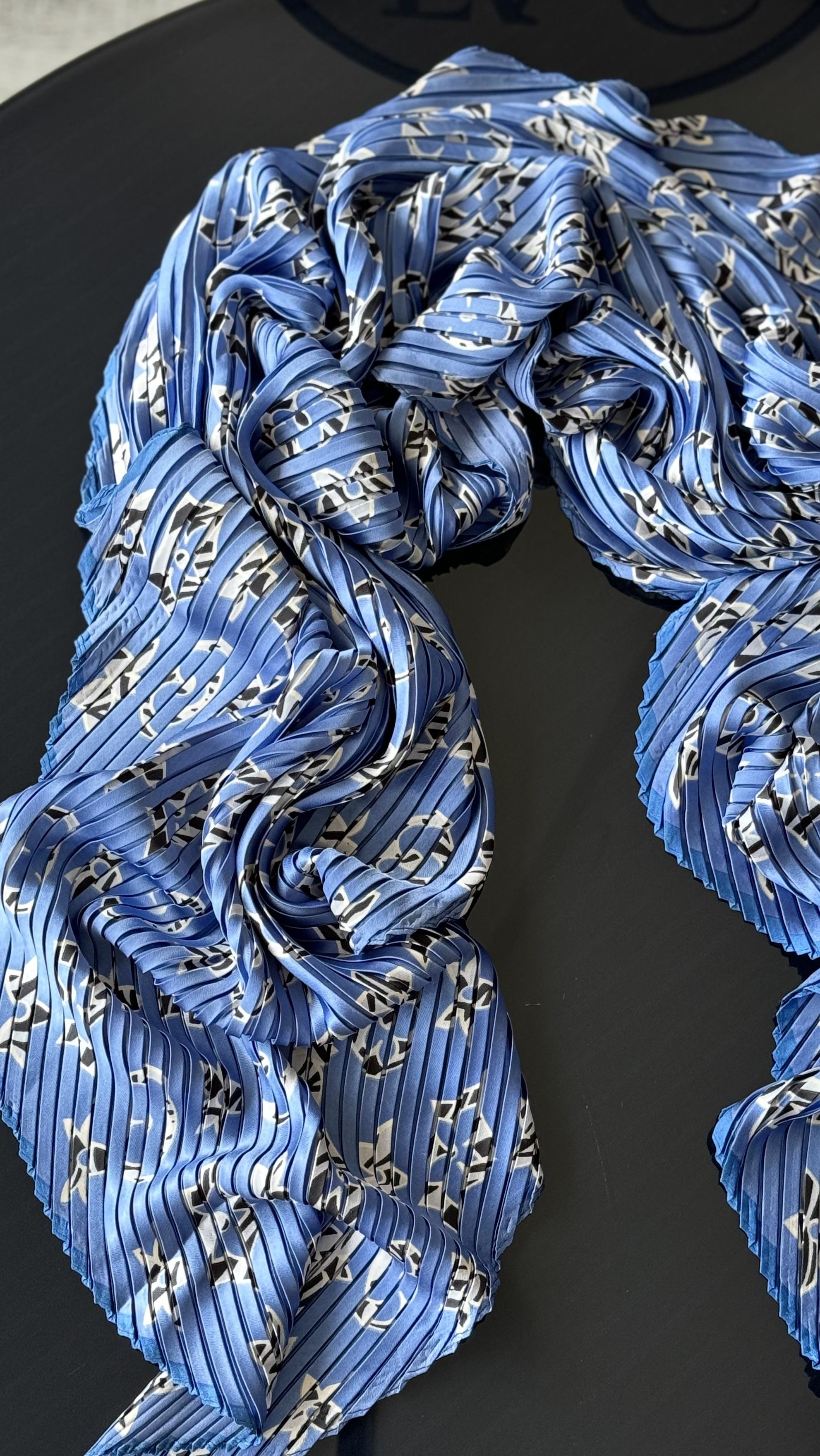 LV PLİSELİ MAVİ İPEK ŞAL