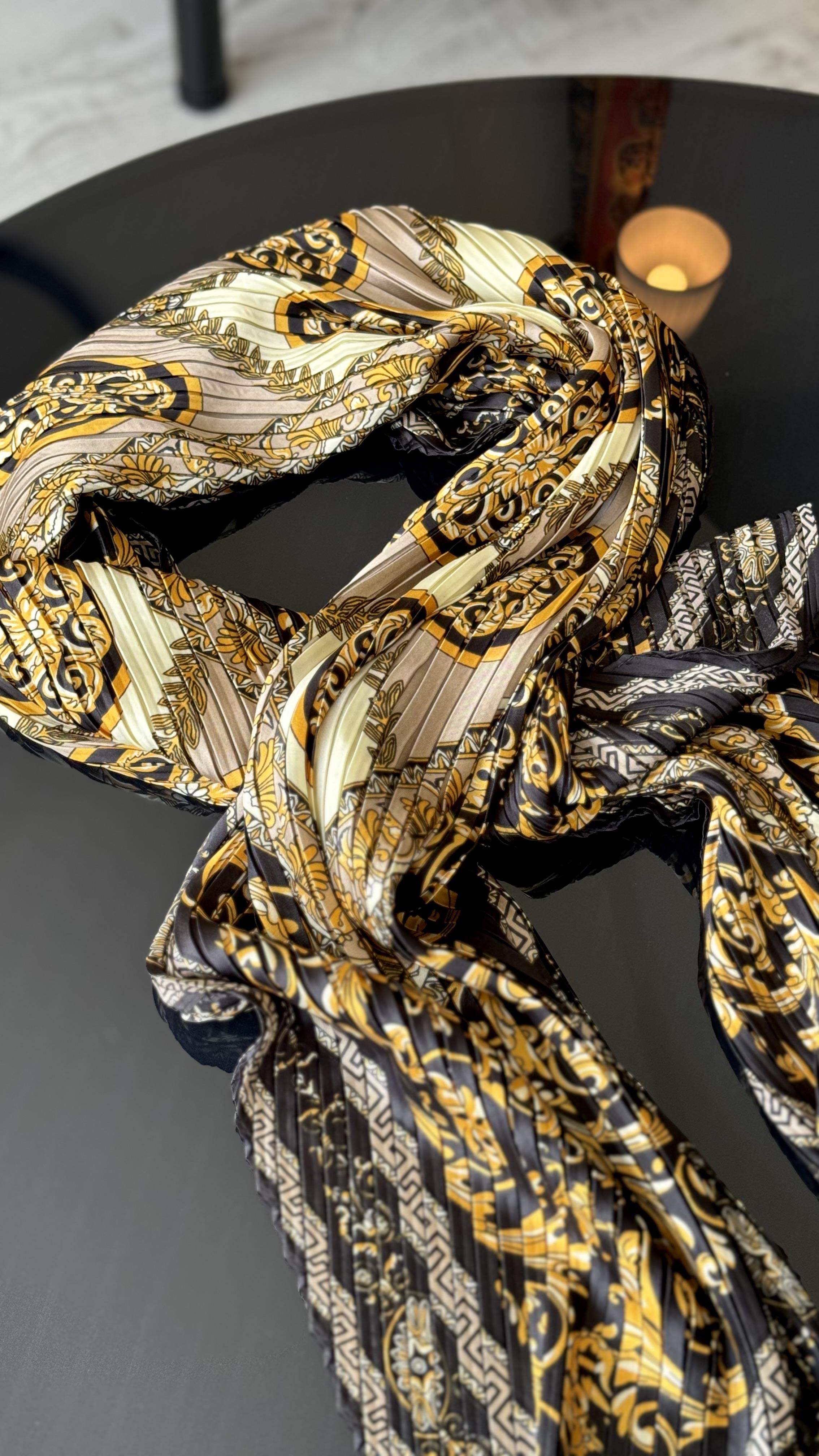 SİYAH / GOLD PLİSELİ ŞAL