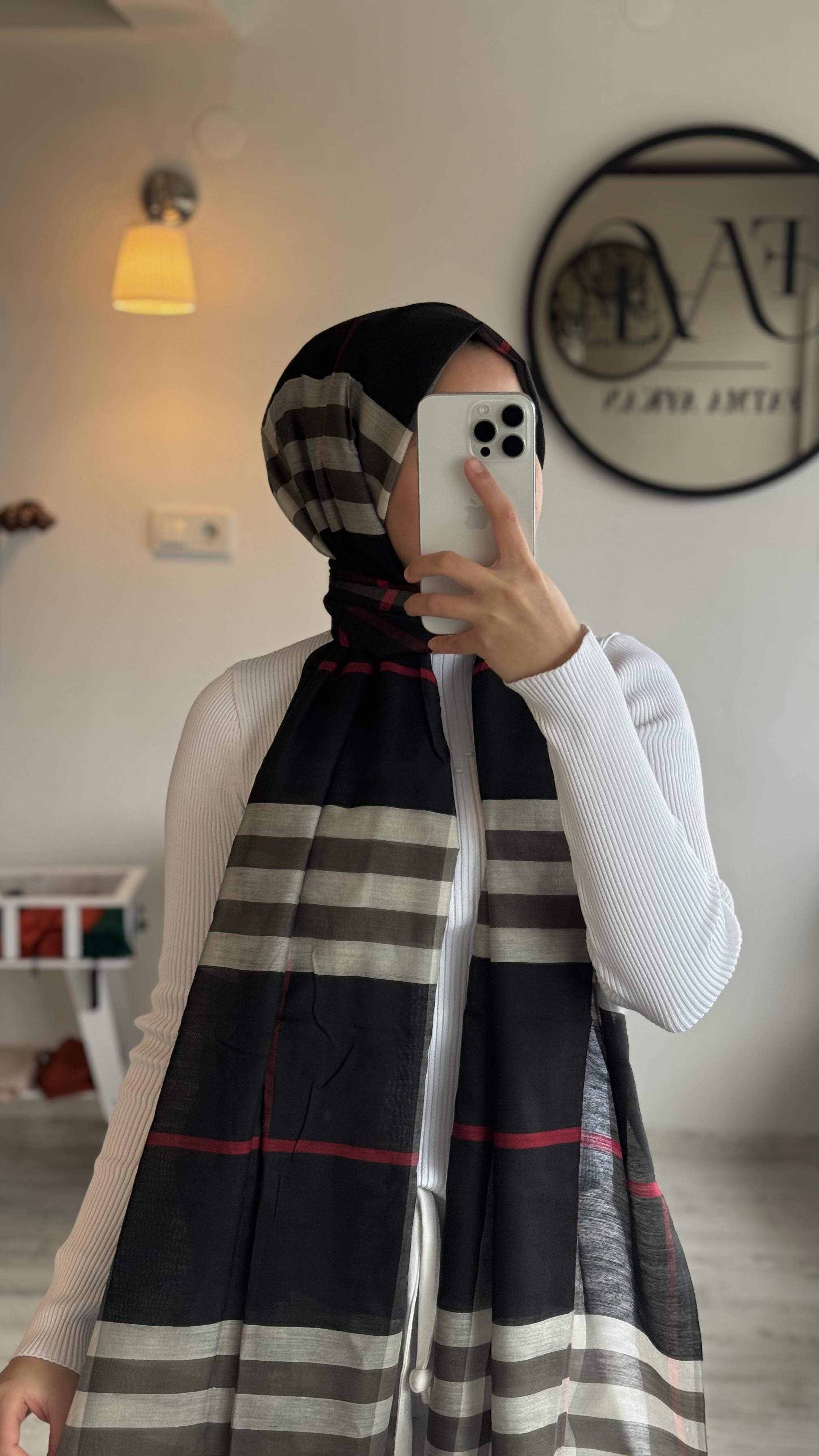 SİYAH / KIRMIZI ÇİZGİ