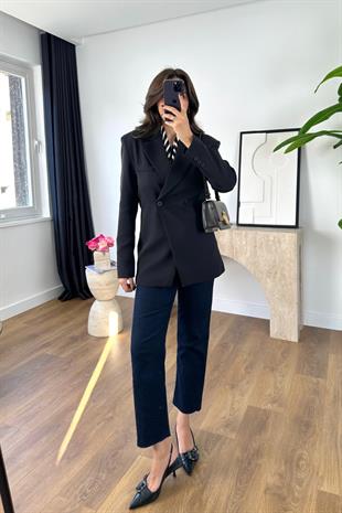 Melana Siyah Vatka Detaylı Blazer Ceket
