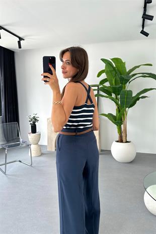 Sion Lacivert Beyaz Çizgili Sırt Detaylı Crop