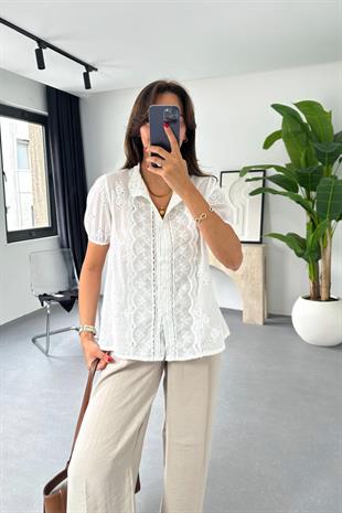 Lena Beyaz Dantel Detaylı Kısa Kollu Gömlek Bluz