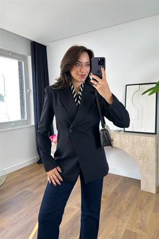 Melana Siyah Vatka Detaylı Blazer Ceket