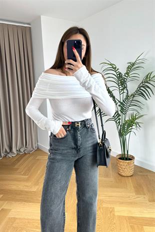 Kırık Beyaz Madonna Yaka Drapeli Bluz