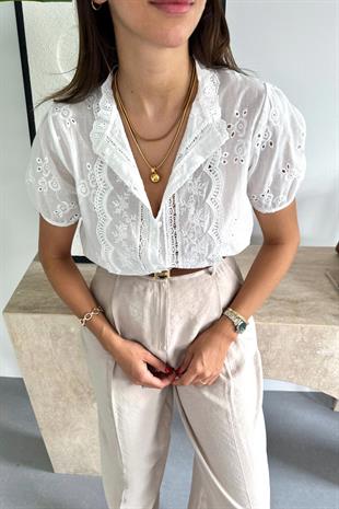 Lena Beyaz Dantel Detaylı Kısa Kollu Gömlek Bluz