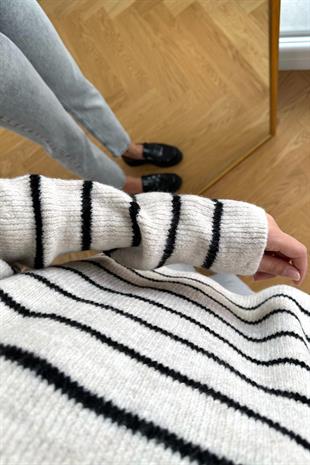 Bilex Ekru Siyah Çizgili Fermuarlı Triko