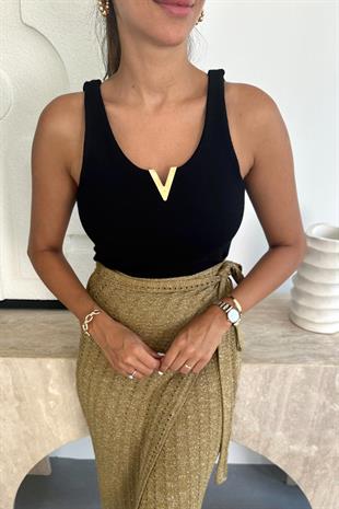 Store Siyah Yaka Detaylı Sıfır Kol Bluz