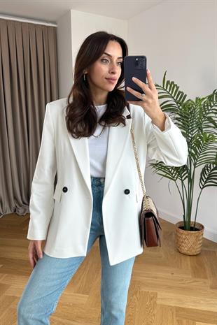 ZR Beyaz Düğme Detaylı Vatkalı Blazer