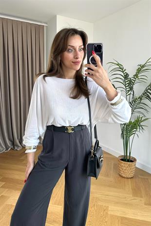 Kırık Beyaz Kayık Yaka Bluz