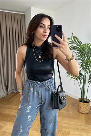 Siyah Kaplama Metalik Atlet