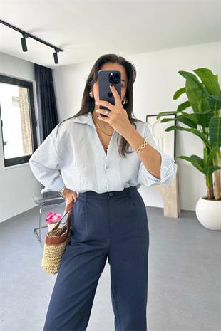 Mela Beyaz Çizgili Oversize Gömlek