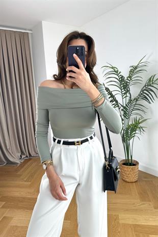 Leyly Yeşil Madonna Yaka Bodysuit