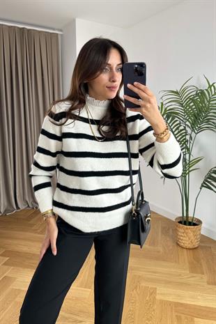 Lena Ekru Çizgi Detaylı Yakası Fırfırlı Triko